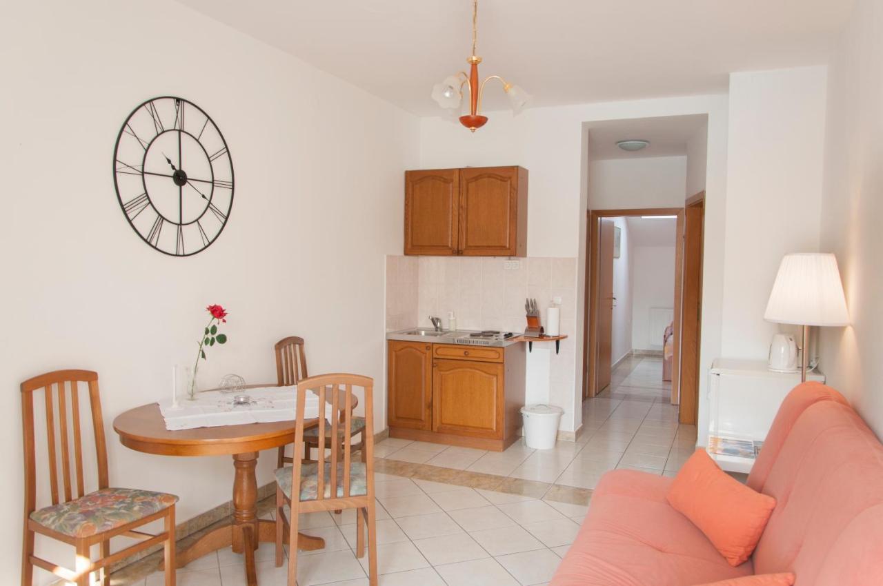 Apartmenthaus Kosirina-Tisno Exteriér fotografie